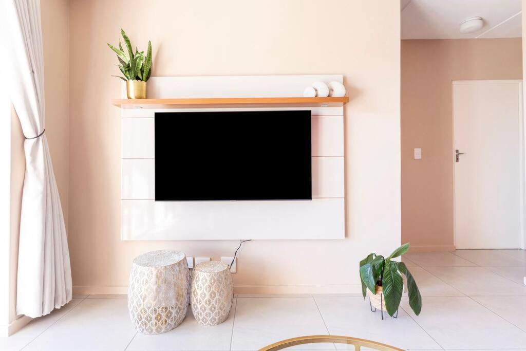 The Cozy Retreat, 2-bedroom In Parklands, Apartment