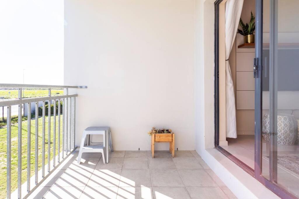 Apartment The Cozy Retreat, 2-bedroom In Parklands, *