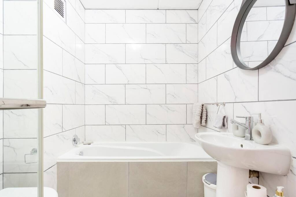 The Cozy Retreat, 2-bedroom In Parklands, Apartment Cape Town